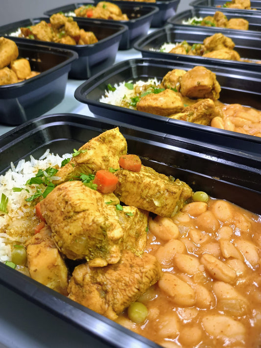 Frejoles Con Seco De Pollo